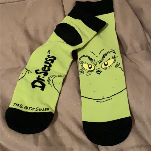 3 pairs Grinch socks never worn, sold 3 together - Picture 7 of 7